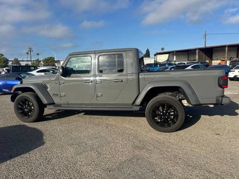 Used 2022 Jeep Gladiator Overland AWD/4WD image 8