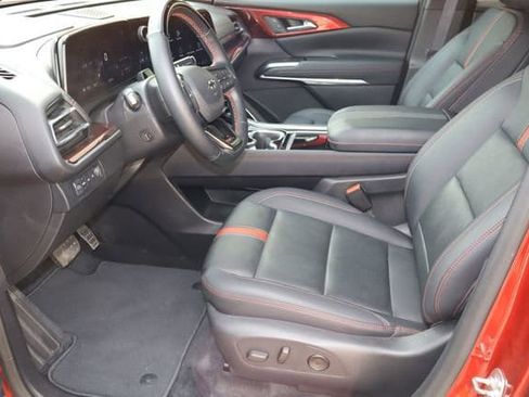 Used 2024 Chevrolet Traverse RS AWD/4WD image 17