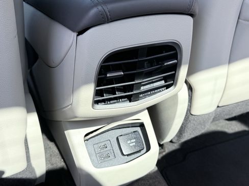 Used 2017 Lincoln MKZ Reserve FWD image 39