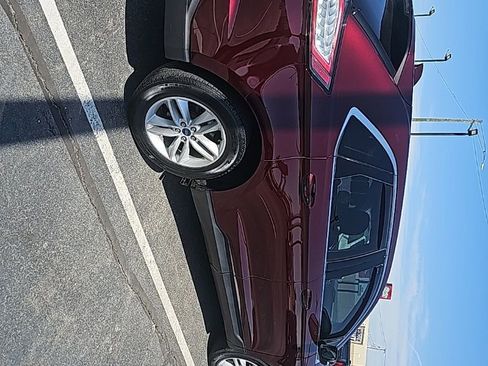 Used 2017 Ford Edge SEL w/ Equipment Group 201A AWD/4WD image 4