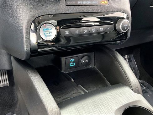 Used 2023 Ford Escape Platinum image 32