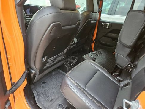 Used 2025 Jeep Gladiator Sport image 10