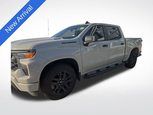 Used 2026 Chevrolet Silverado 1500 Custom w/ Turbomax Blackout Package RWD image 1