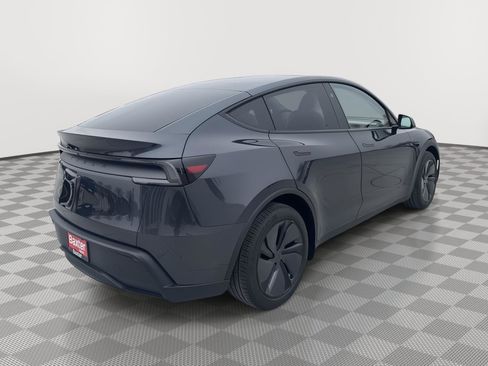 Used 2026 Tesla Model Y Long Range image 8