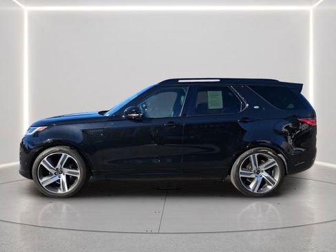 Certified 2023 Land Rover Discovery Metropolitan Edition image 2