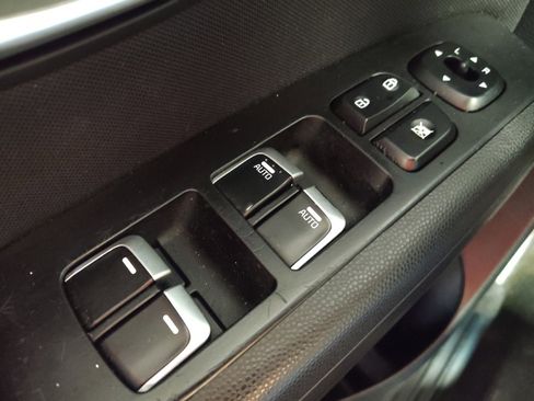 Used 2018 Kia Soul + FWD image 27