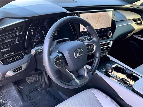 Used 2024 Lexus RX 350 Premium image 17