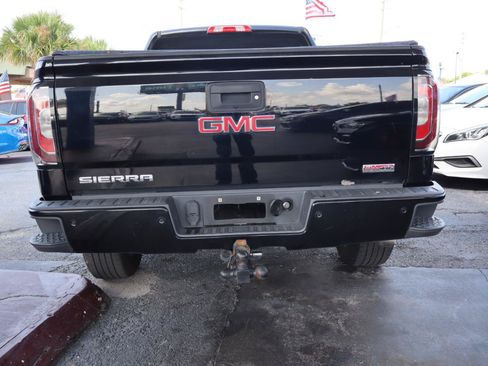 Used 2018 GMC Sierra 1500 SLT w/ All Terrain X Package AWD/4WD image 10