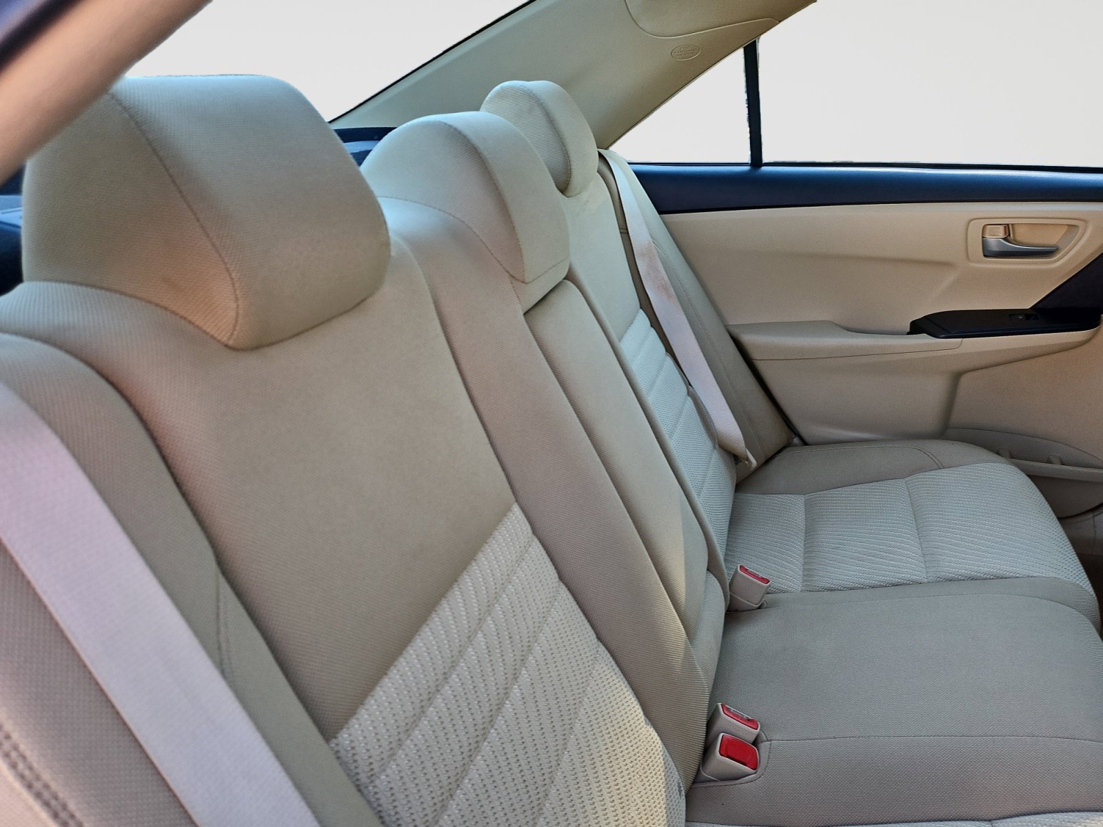 Used 2017 Toyota Camry LE FWD image 42