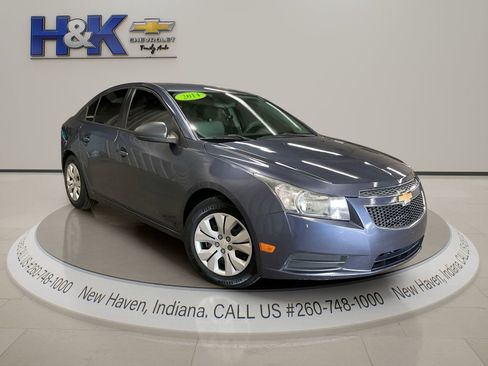Used 2014 Chevrolet Cruze LS image 1