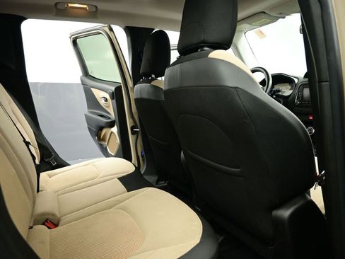 Used 2016 Jeep Renegade 75th Anniversary image 29