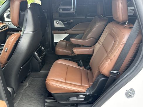 Used 2023 Lincoln Aviator Reserve w/ Equipment Group 201A AWD/4WD image 12