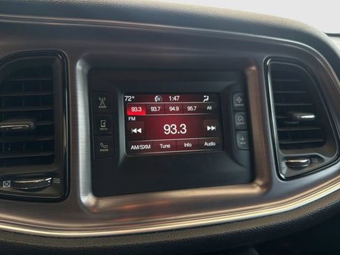 Used 2016 Dodge Challenger SXT RWD image 18
