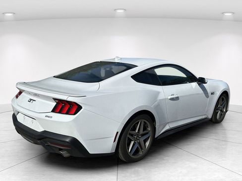 Used 2025 Ford Mustang GT Premium RWD image 5