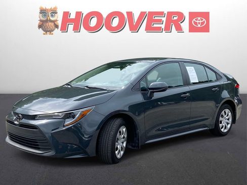 Used 2025 Toyota Corolla LE FWD image 6