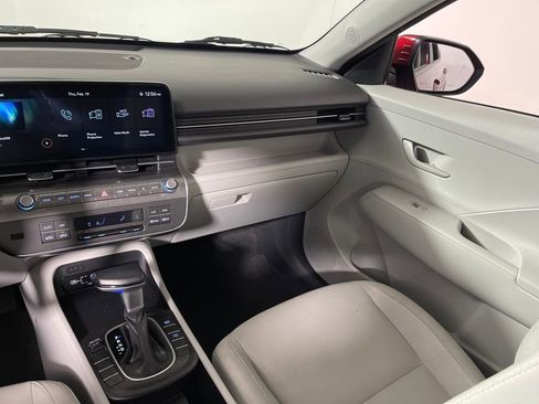 Certified 2025 Hyundai Kona SEL image 18