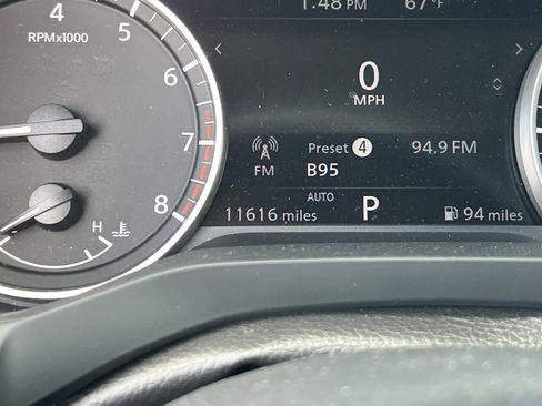 Used 2025 Nissan Pathfinder S image 28