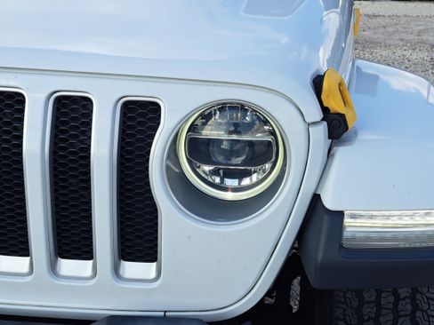 Used 2018 Jeep Wrangler Unlimited Sahara w/ LED Lighting Group image 9