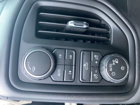 New 2026 Chevrolet Silverado 1500 Custom Trail Boss w/ Turbomax Blackout Package AWD/4WD image 34