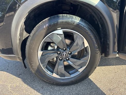Used 2025 Nissan Rogue SV FWD image 44