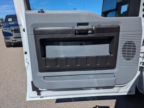 Used 2015 Ford F250 XL w/ Power Equipment Group AWD/4WD image 9