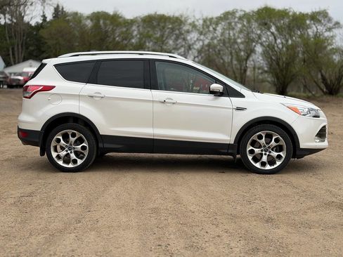 Used 2016 Ford Escape Titanium w/ Equipment Group 301A AWD/4WD image 2