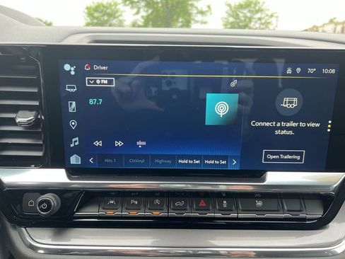 Used 2024 Chevrolet Silverado 1500 High Country w/ High Country Premium Package AWD/4WD image 14