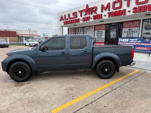 Used 2017 Nissan Frontier SV w/ SV Value Truck Package image 4