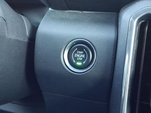 Used 2025 GMC Acadia Elevation image 18