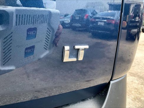 Used 2023 Chevrolet Traverse LT image 9