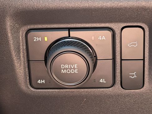 Used 2025 Ford Expedition Platinum AWD/4WD image 42