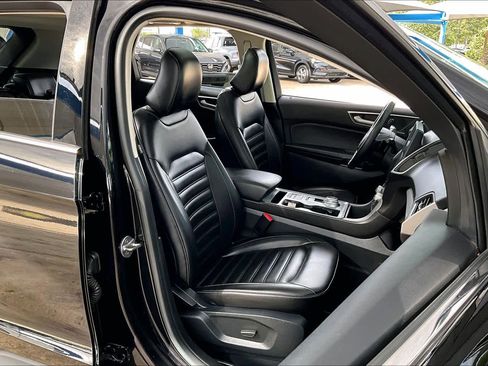 Used 2022 Ford Edge SEL w/ Convenience Package AWD/4WD image 9