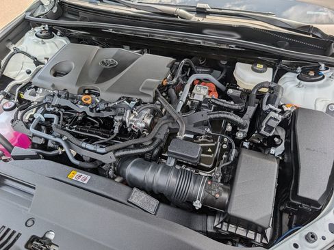 Used 2025 Toyota Camry SE FWD image 20