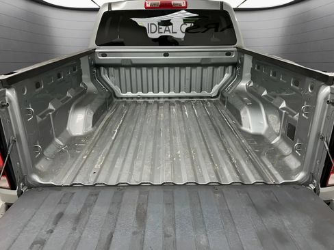 Used 2023 Chevrolet Colorado W/T RWD image 12