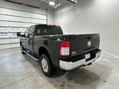Used 2024 RAM 2500 Big Horn w/ Bed Utility Group image 8