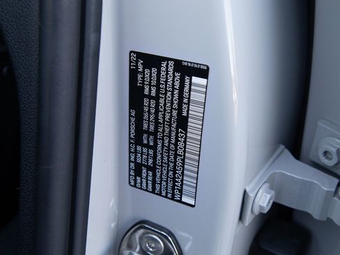 Certified 2023 Porsche Macan Turbo AWD/4WD image 24