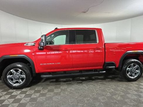Used 2026 GMC Sierra 2500 SLE w/ SLE Value Package; AWD/4WD image 5