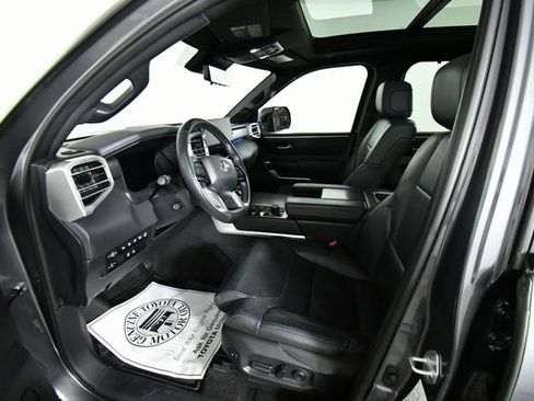 Used 2024 Toyota Tundra Platinum image 5
