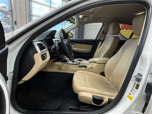 Used 2017 BMW 320i Sedan image 11