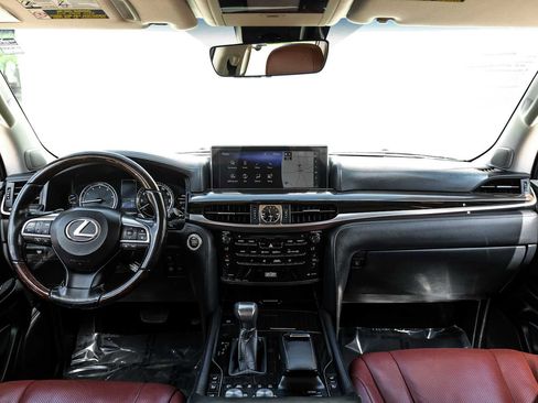 Used 2017 Lexus LX 570 4WD w/ Luxury Package image 16