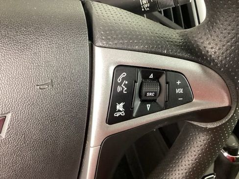 Used 2017 Chevrolet Equinox LT image 25