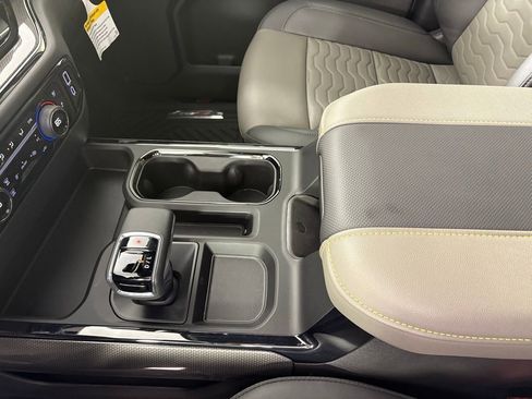 Used 2025 Chevrolet Silverado 1500 ZR2 w/ Technology Package image 35