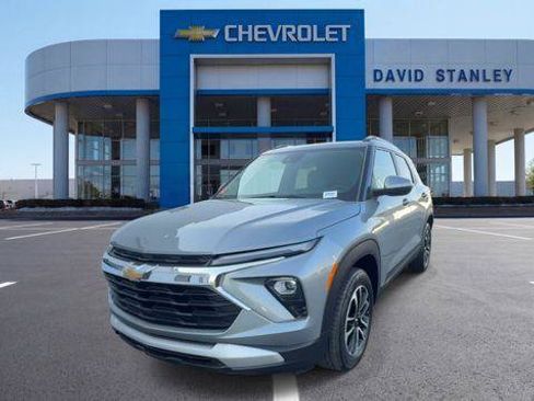 Used 2024 Chevrolet TrailBlazer LT w/ Convenience Package AWD/4WD image 4