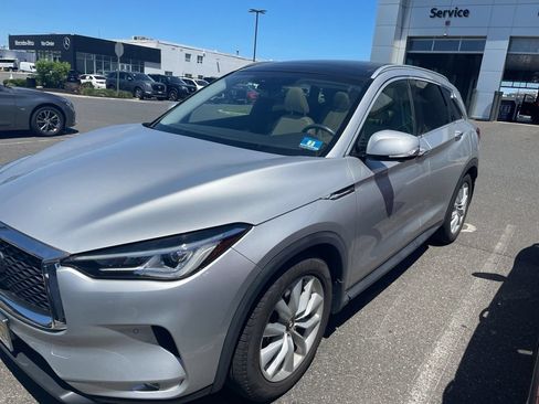 Used 2019 INFINITI QX50 Essential w/ Premium Heat Package AWD/4WD image 1