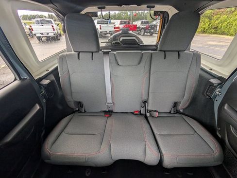 Used 2024 Jeep Wrangler Unlimited Rubicon w/ Convenience Group AWD/4WD image 29