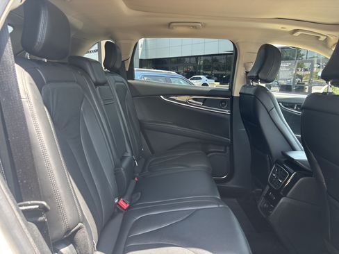 Used 2021 Lincoln Nautilus Reserve AWD/4WD image 33