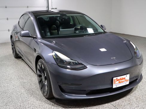 Used 2022 Tesla Model 3 Performance image 5