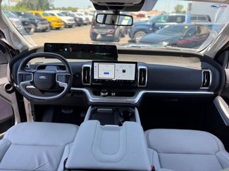 Used 2025 Ford Expedition Platinum w/ Driver's Package AWD/4WD video 2