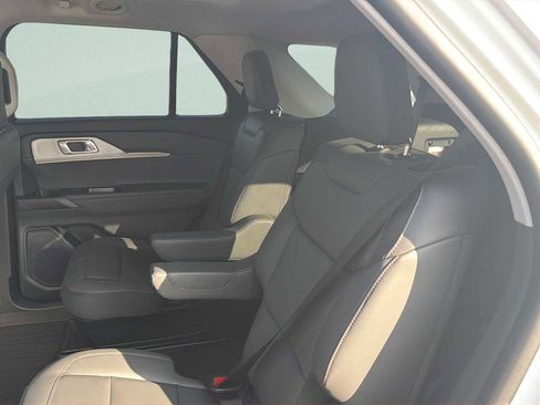 New 2026 Ford Explorer Active w/ Active Comfort Package image 32
