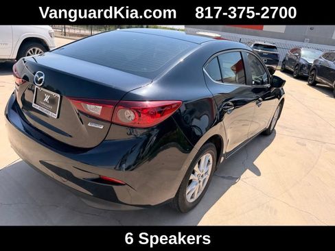 Used 2018 MAZDA MAZDA3 Sport w/ Preferred Equipment Package FWD image 4